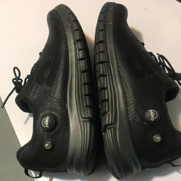 NWOT Reebok Pump Shoes - Picture 4 of 6